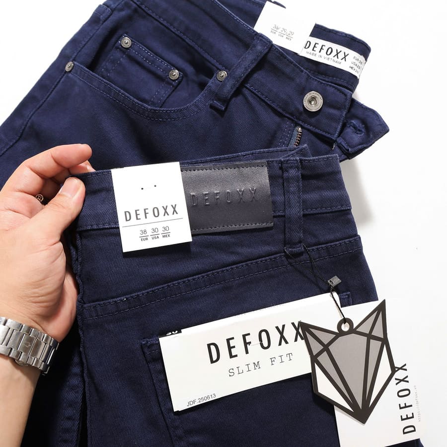 Quần jean Defoxx xanh đen 250613 chính là món đồ không thể thiếu