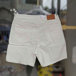 Quần short jean BTM màu trắng