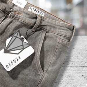 Quần jean Defoxx ống ôm 251125 – Gọn gàng, nam tính và dễ mặc hằng ngày